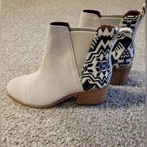 Tom's esme beige heeled booties size 8